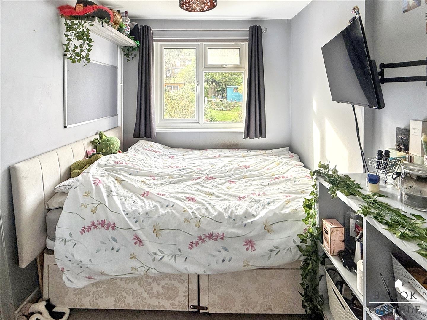 3 Bedroom House - Semi-Detached. Manvers Road in Eastbourne,  16